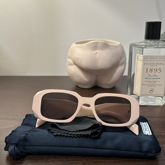 Runway 49mm Rectangular Sunglasses - Picture 12 of 14